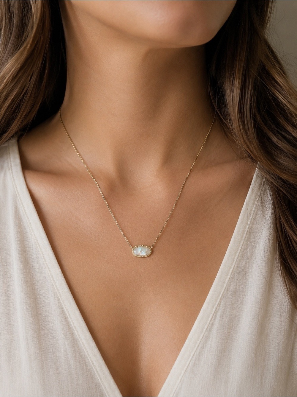 Kendra Scott Elisa Silver Pendant Necklace Ivory Mother of Pearl Iridescent